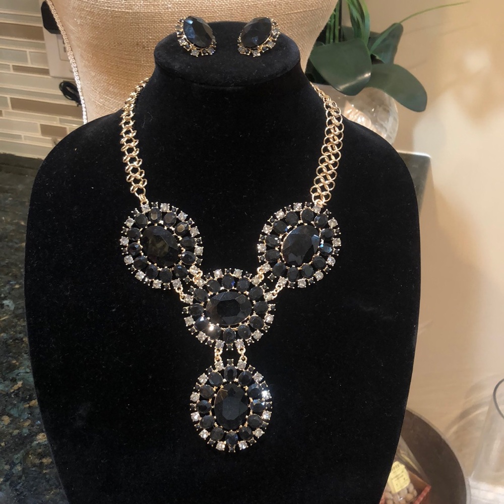 Royal necklace